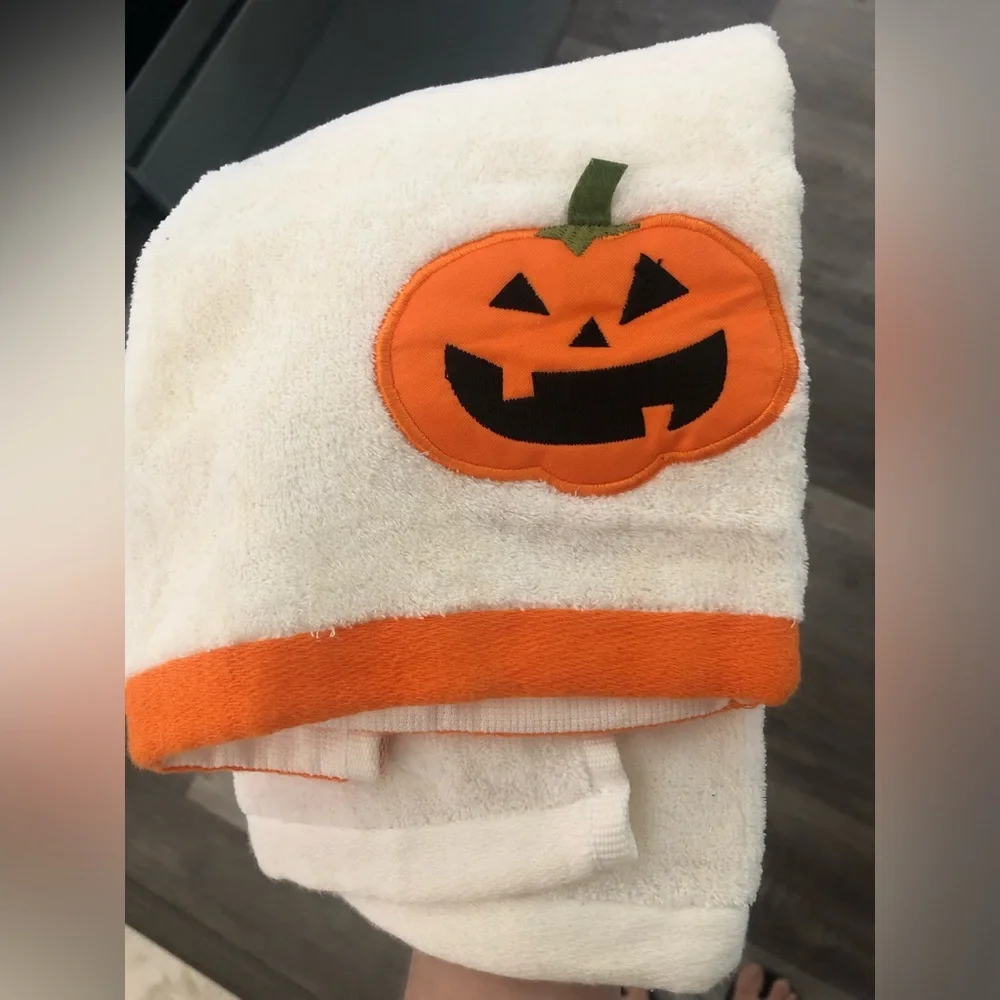 Halloween Pumpkin Small Hand / Face Towel New 🎃